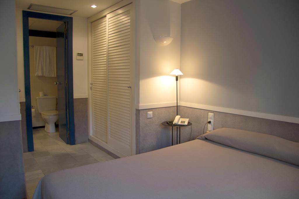 Apartamentos Descartes Barcelona Exteriör bild