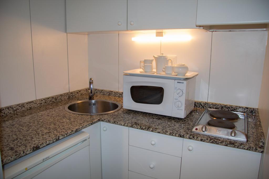 Apartamentos Descartes Barcelona Exteriör bild