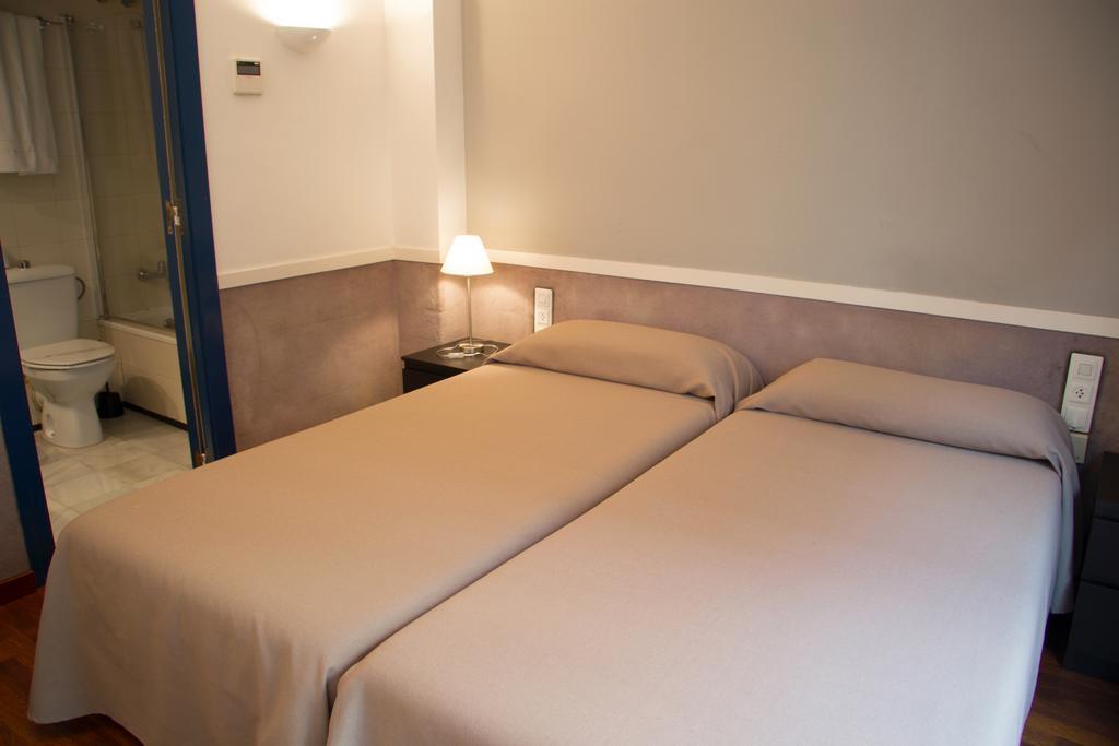 Apartamentos Descartes Barcelona Exteriör bild