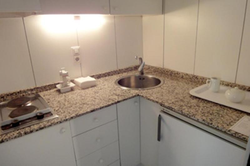 Apartamentos Descartes Barcelona Exteriör bild