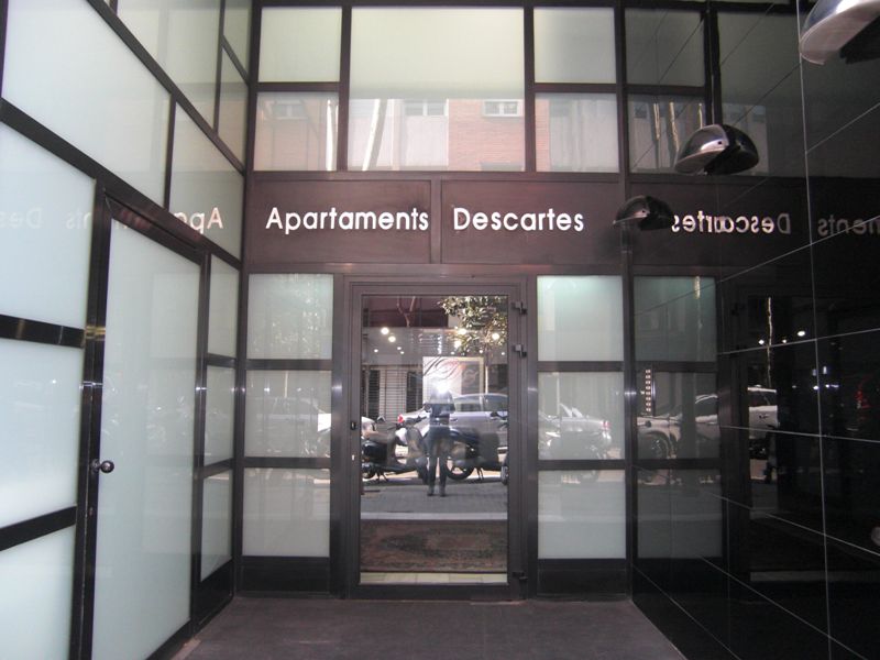 Apartamentos Descartes Barcelona Exteriör bild